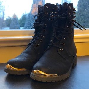 Wild Diva Black Timberly Studded